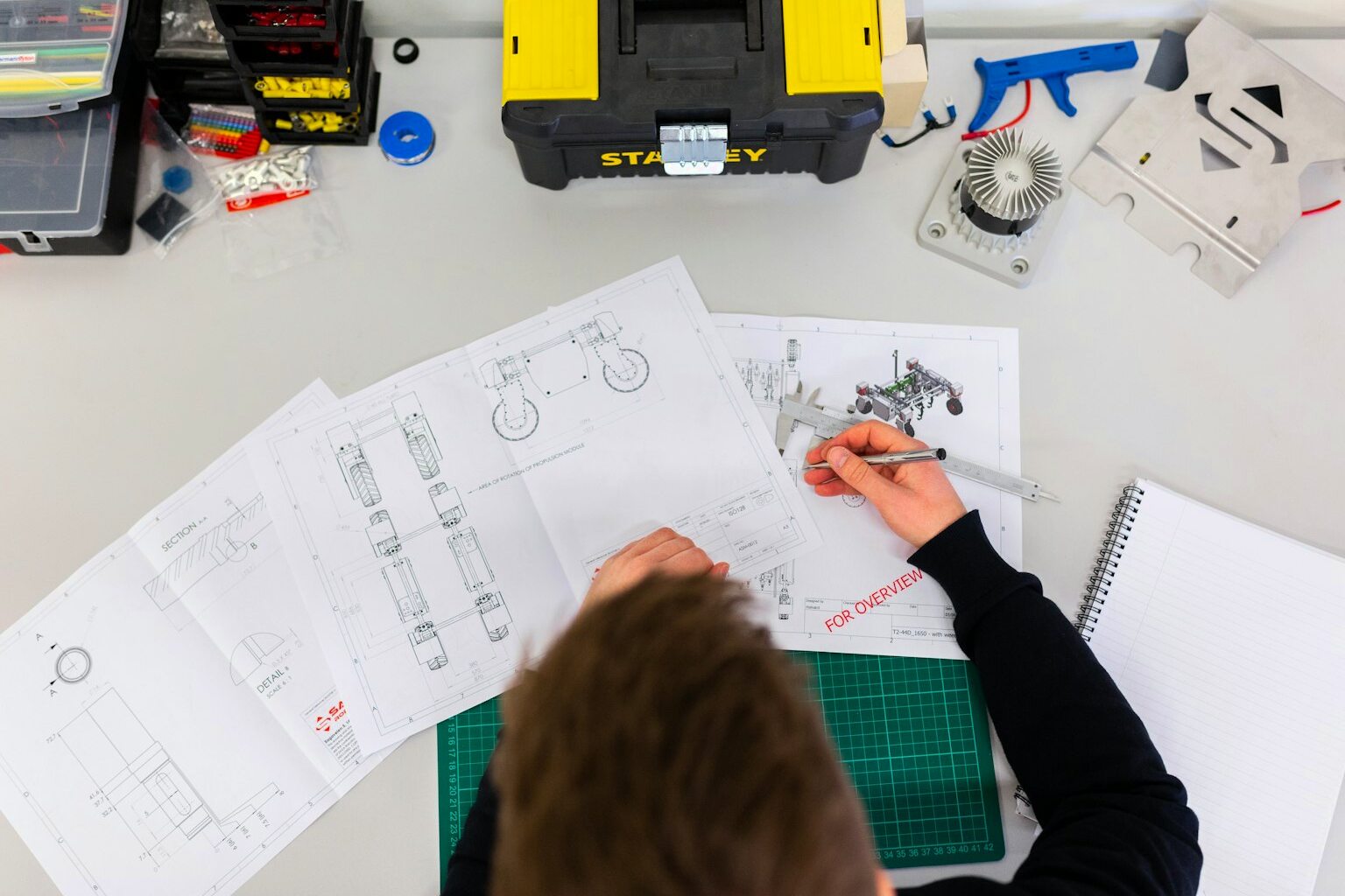 Servisdr merkez atölyesinde elektronik kart onarımı
